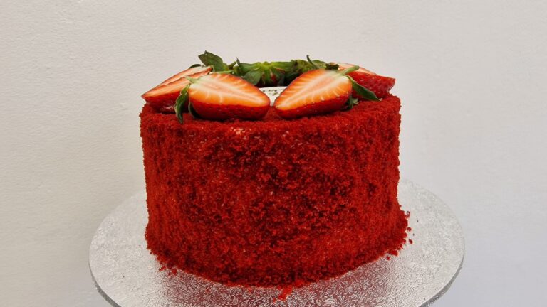 Вкусна КЕТО торта „Червено кадифе“ (Red Velvet) без брашно и захар!